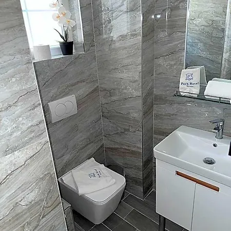 Hotel Park Tirana 3*