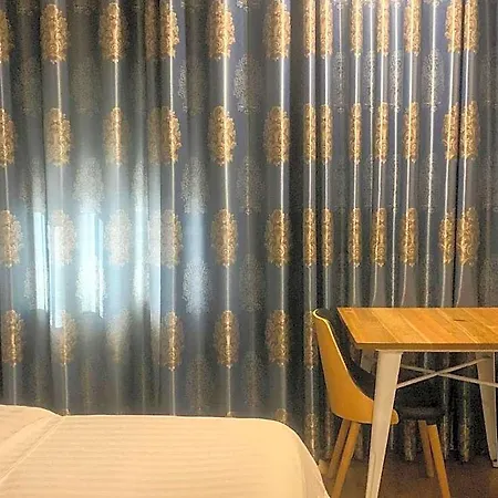 Park Tirana Hotel 3*