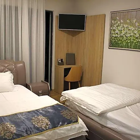 Park Tirana Hotel Babrru