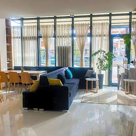 Park Tirana Hotel 3*
